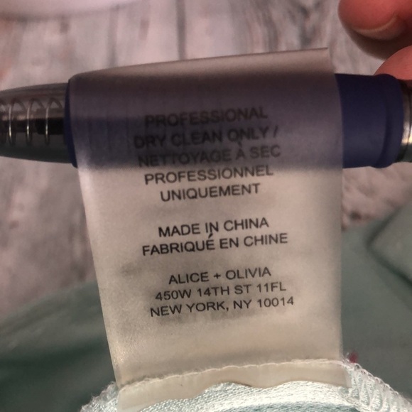 Alice & Olivia Cady Cuff Short Skylight Aqua - Picture 5 of 11